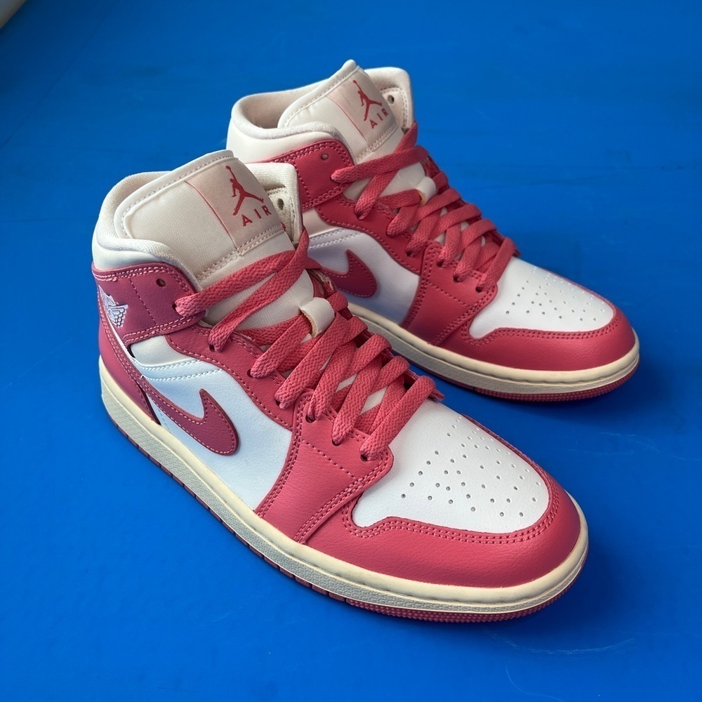 Jordan 1
'guava ice'
Womens
Brand new